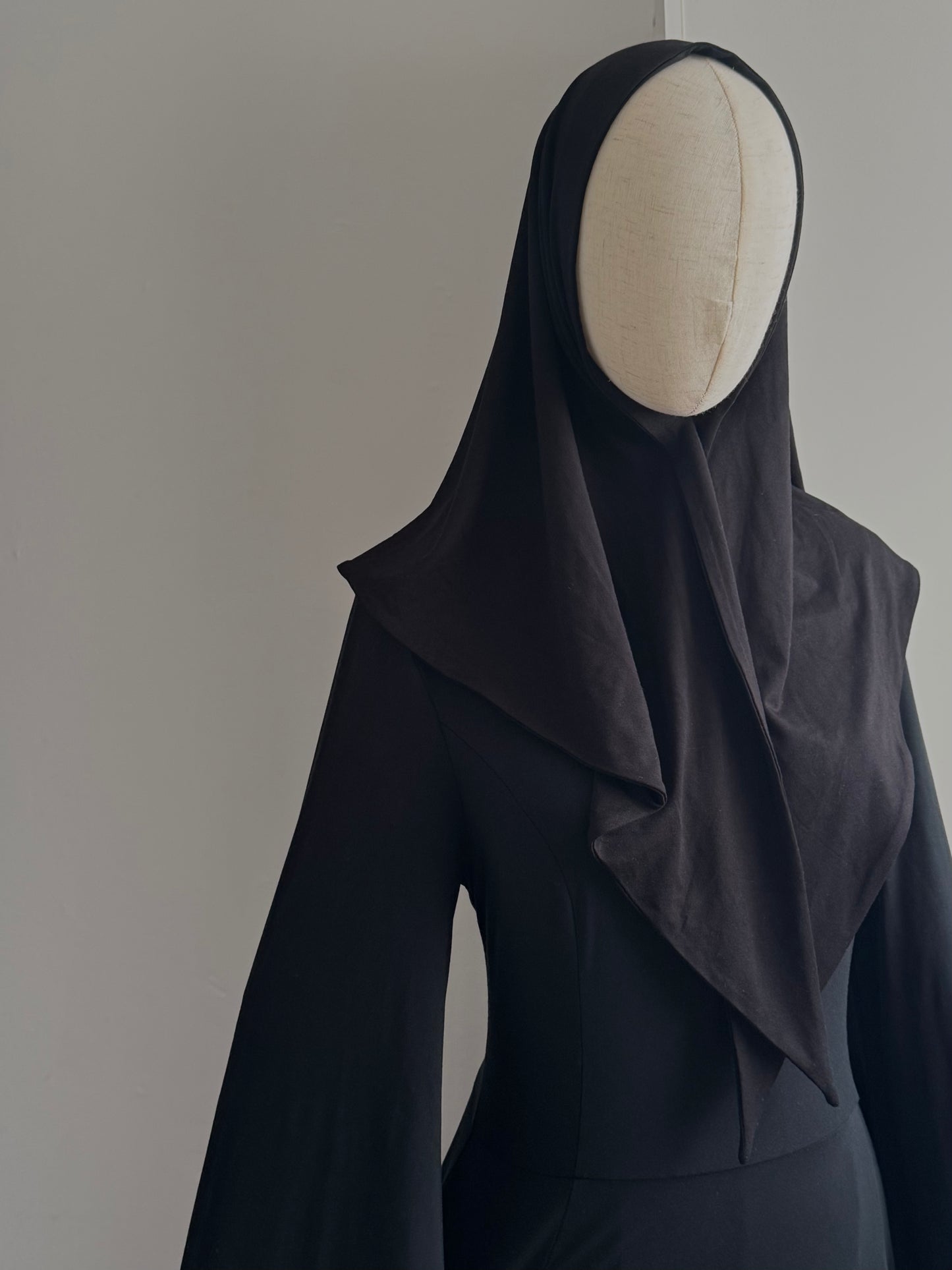 Saint Alecia - Black
